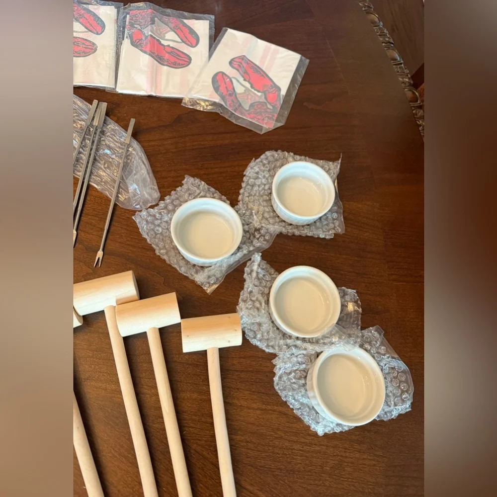 24pc Lobster Bake Crab Shellfish Seafood Tool Kit - for 4 w/Mallets and Crackers - Picture 3 of 9